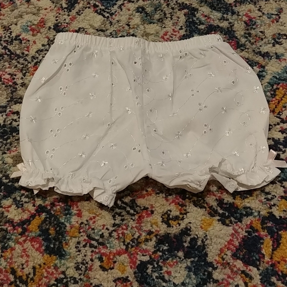 Gorgeous 6-9 month outfit - Picture 5 of 6